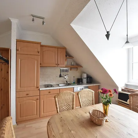 Seaside Comfort For 5 Guests, Cleaning Included Apartment *