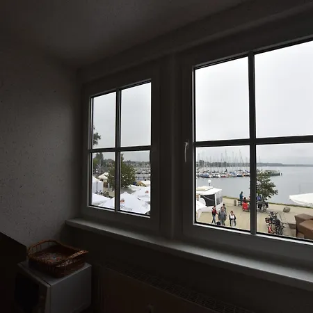 Seaside Comfort For 5 Guests, Cleaning Included Apartment *